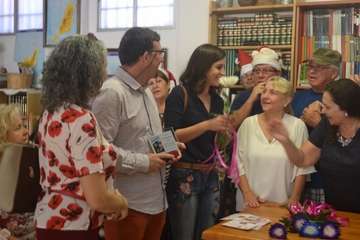  La Garita agradece al arqueólogo Abel Galindo los trabajos en el yacimiento de Los Melones (Foto Inma Perera)